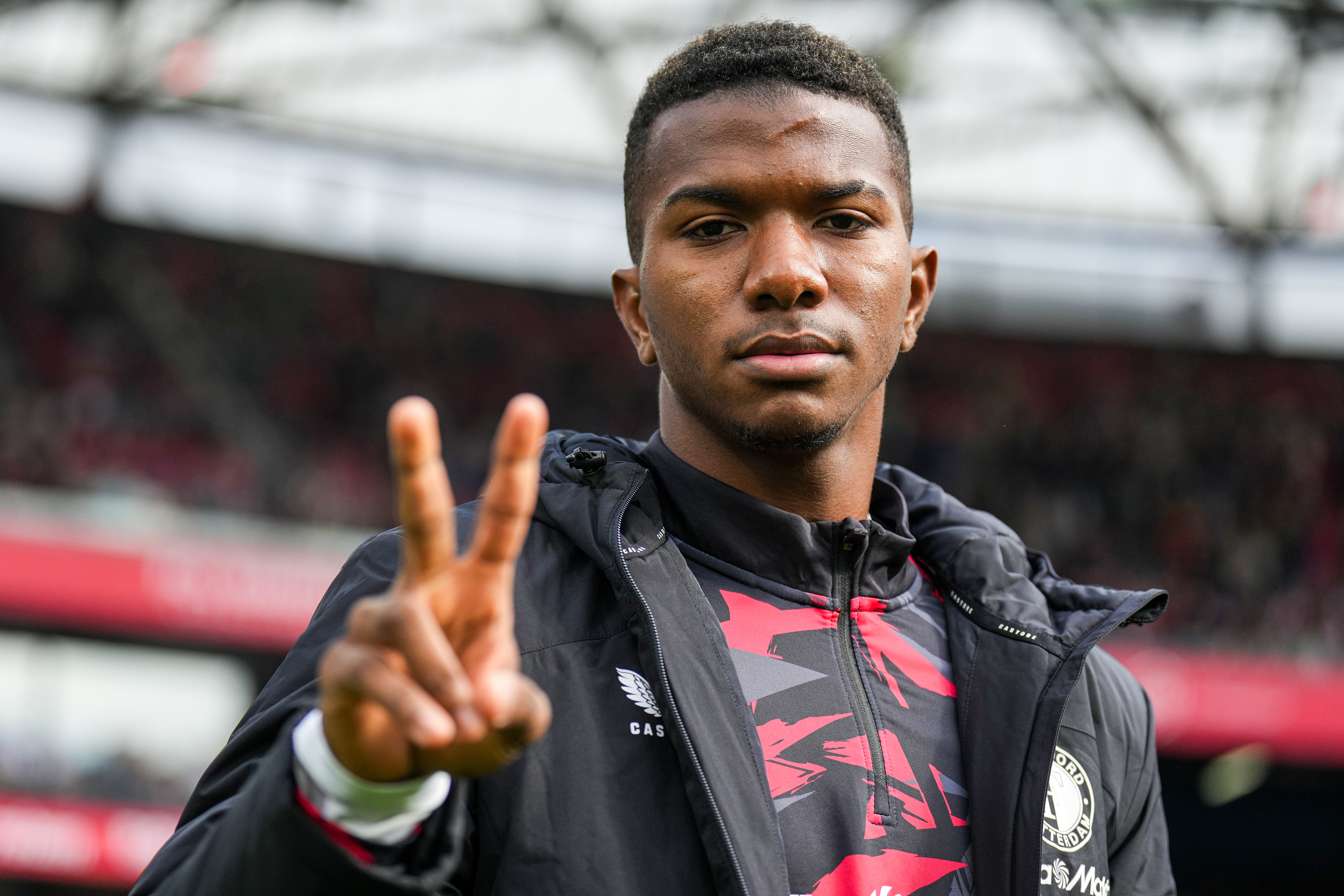 'RC Lens concreet voor Feyenoorder Jeyland Mitchell'