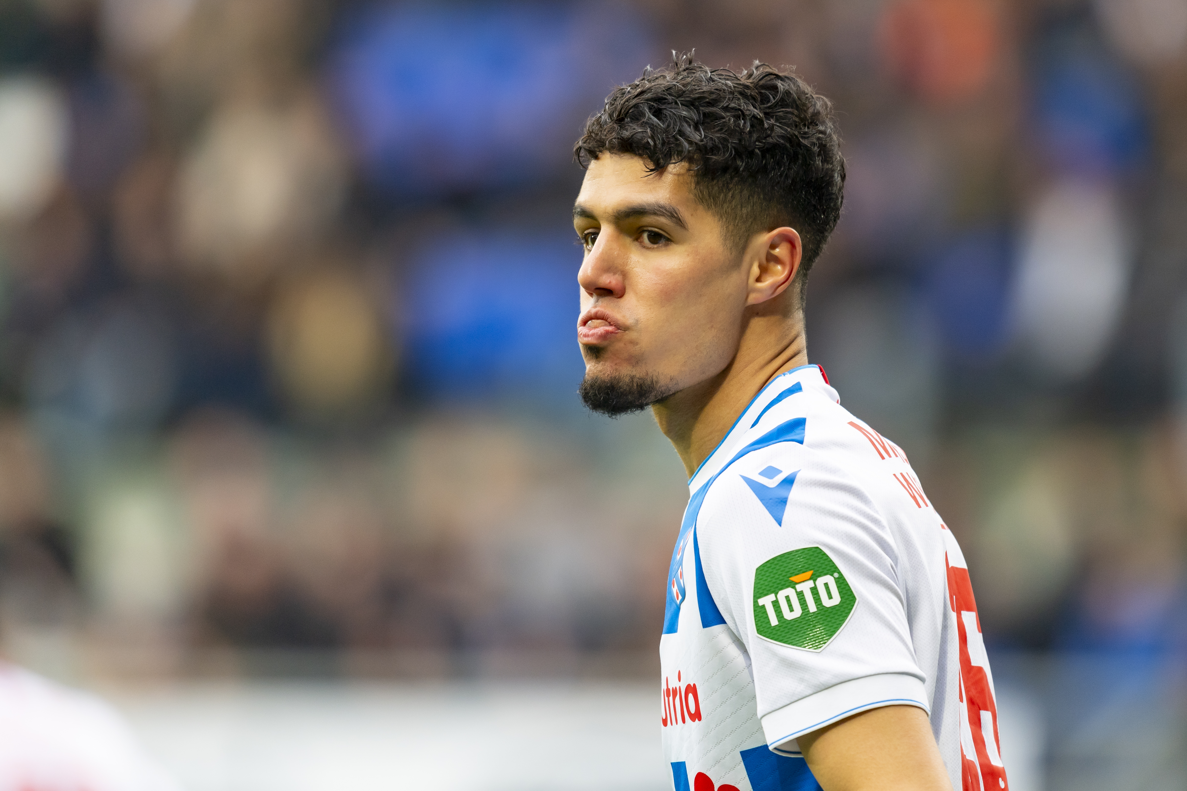 Almere pikt transfervrije Tahiri op