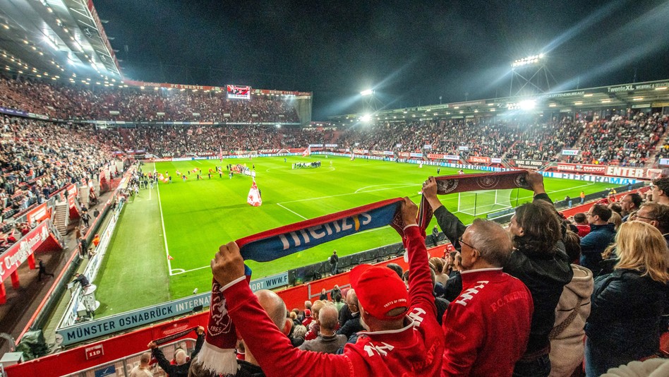 FC Twente geeft fonkelnieuwe contracten aan Steijn en Sadílek