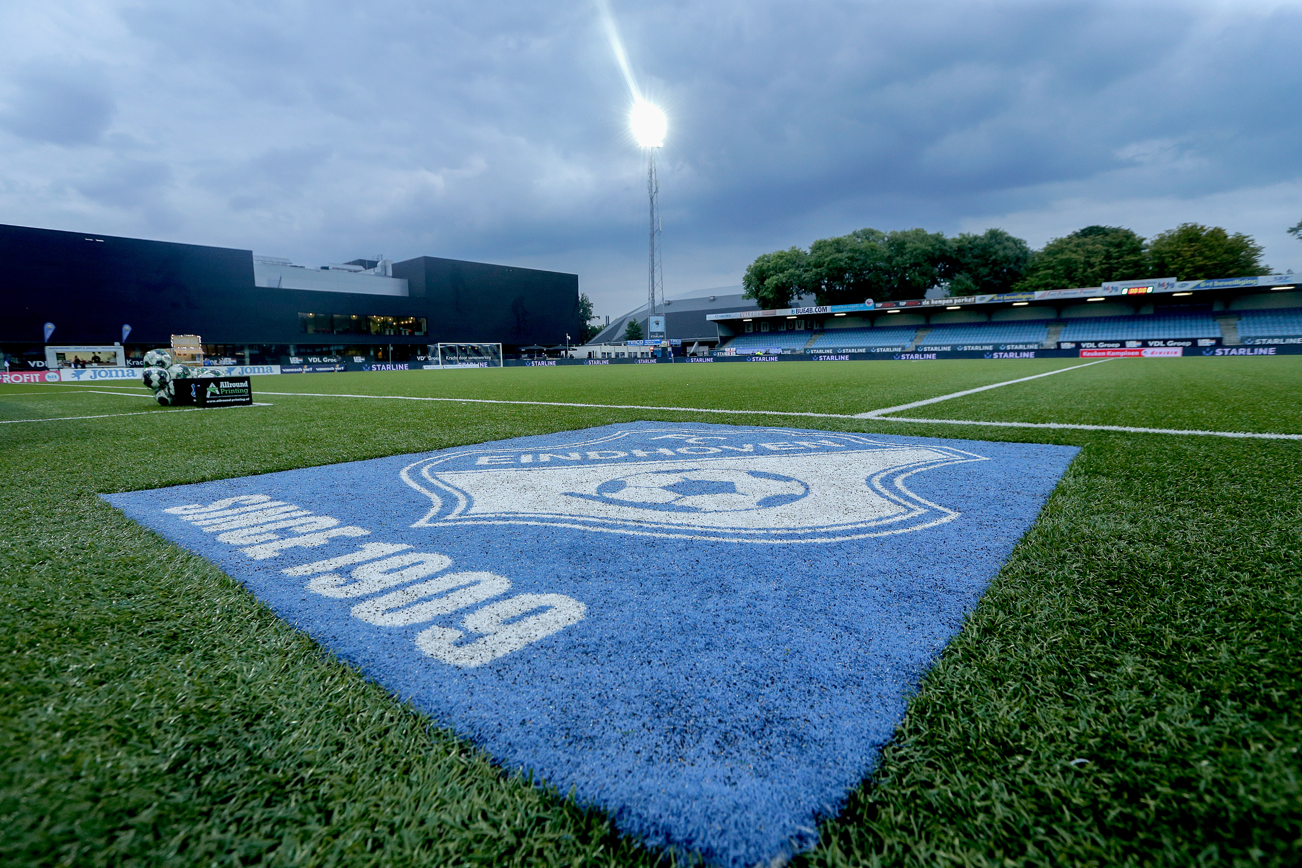 FC Eindhoven breekt met trainer Weijs