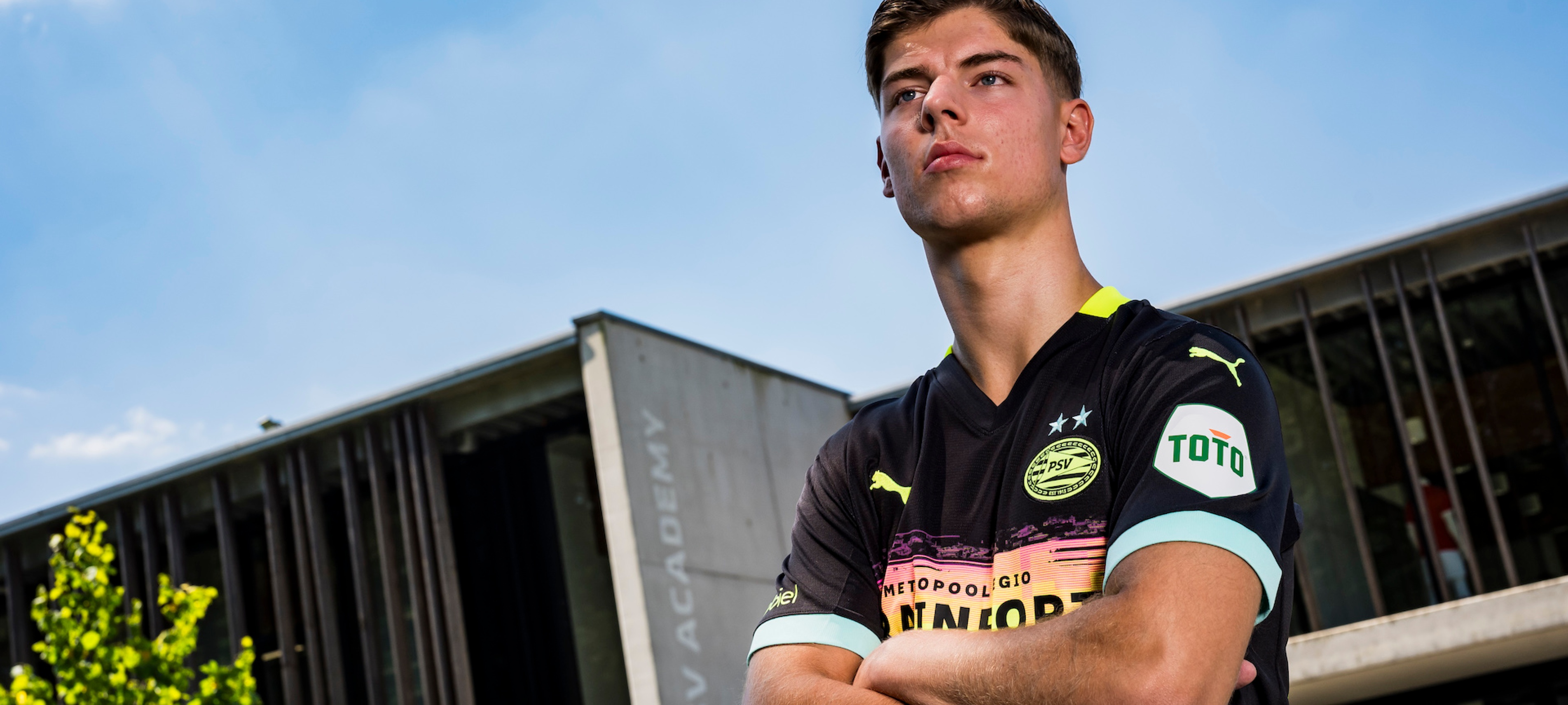 PSV verlengt contract van talentvolle Van den Heuvel