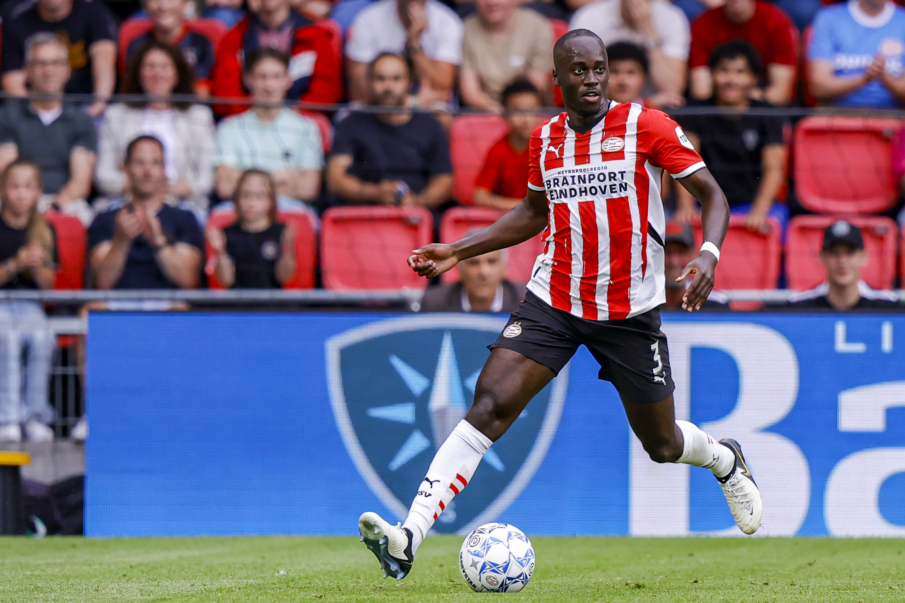 AS Monaco meldt zich bij PSV voor Jordan Teze