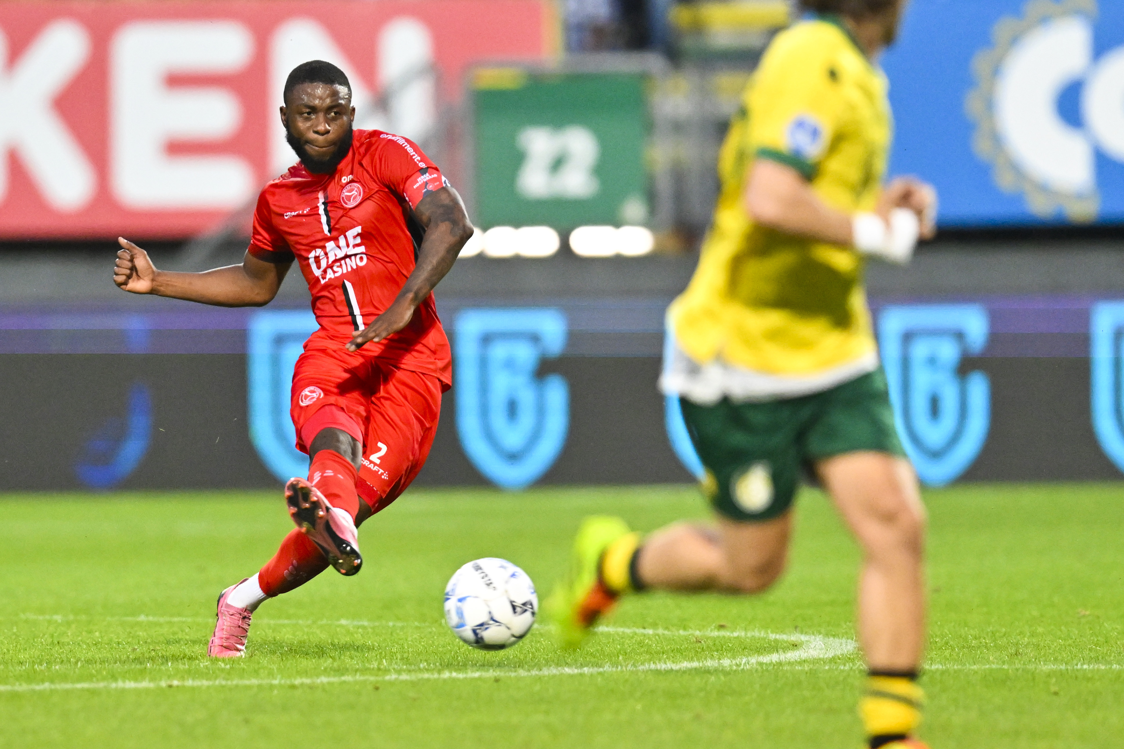 PEC Zwolle haalt nieuwe verdediger op bij Almere City